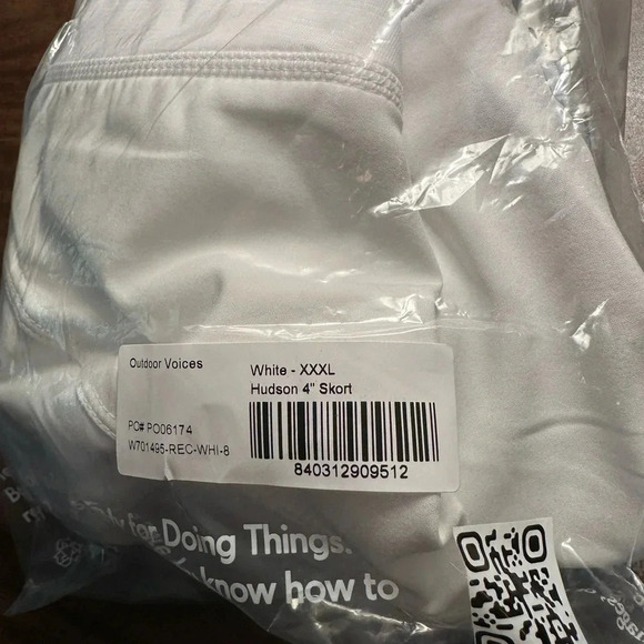 Outdoor Voices Hudson 4” white skort NWT - Picture 10 of 10